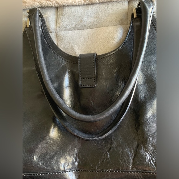 Black leather purse handmade in Italy that has Gucci style that everybody loves. - Picture 3 of 9